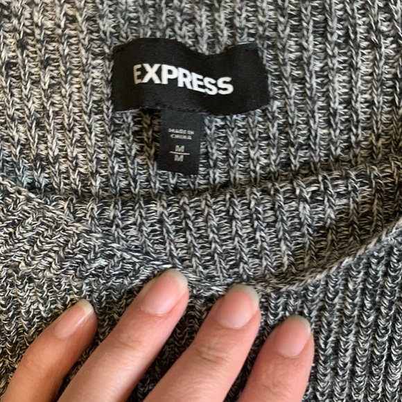 Express Ruffle Bell Sleeve Cropped Drop Shoulder Knit Sweater Top Medium Gray - Picture 3 of 5